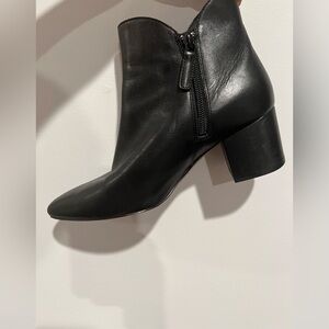 Cole Haan Elyse Booties in Black Leather with block mid- heel, great condition